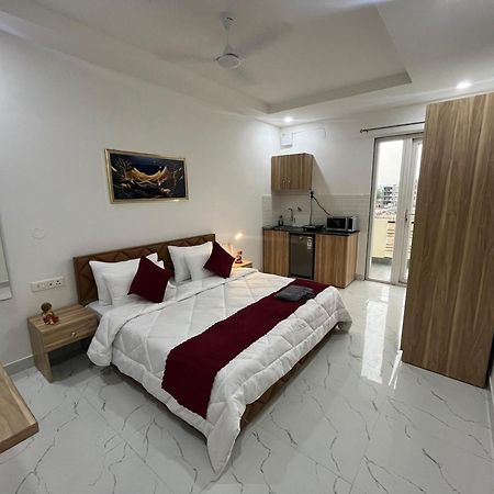 The Lodgers Studio Apartment Infront Of Artemis Hospital Gurugram Gurgaon Luaran gambar