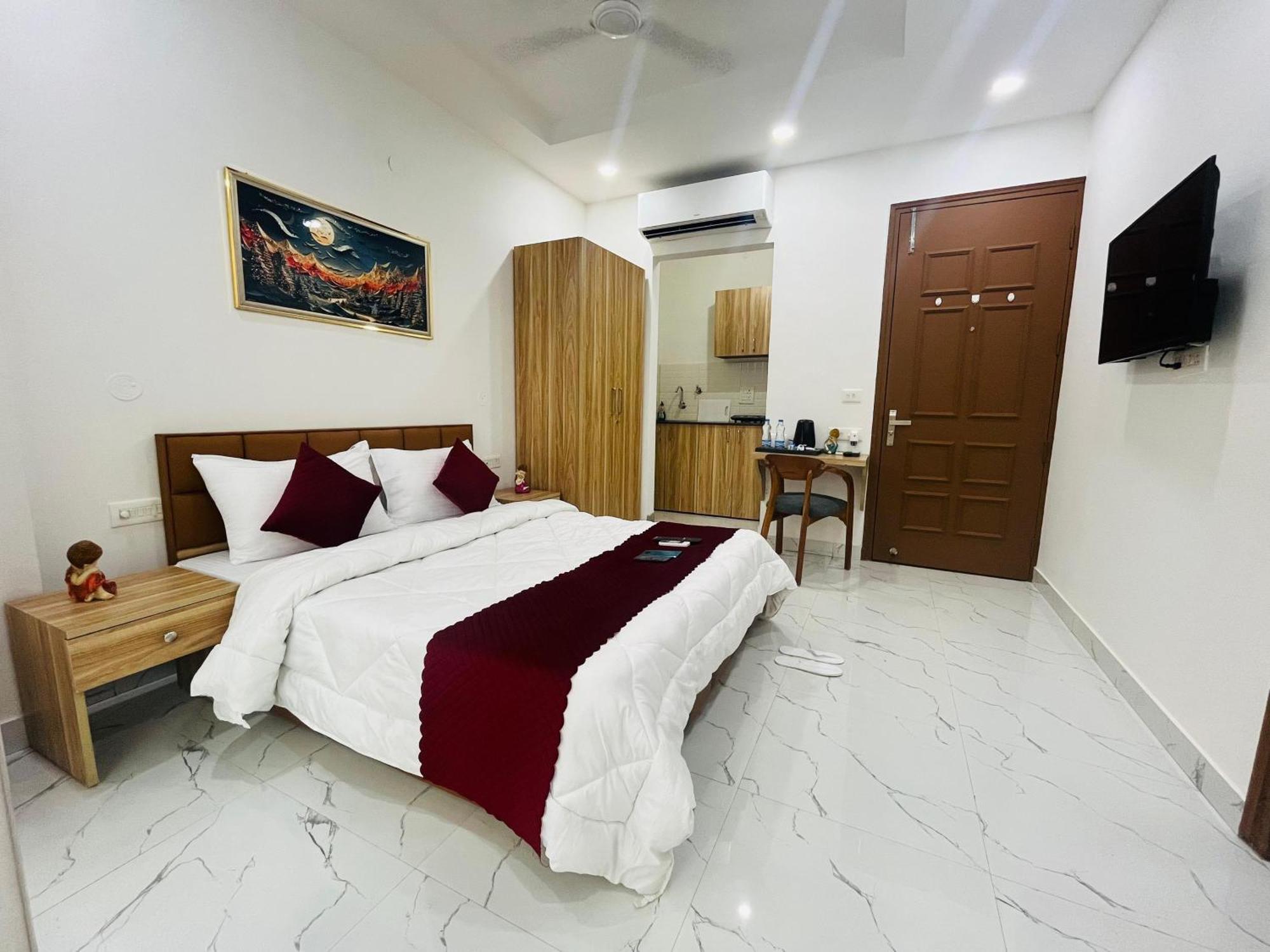 The Lodgers Studio Apartment Infront Of Artemis Hospital Gurugram Gurgaon Luaran gambar
