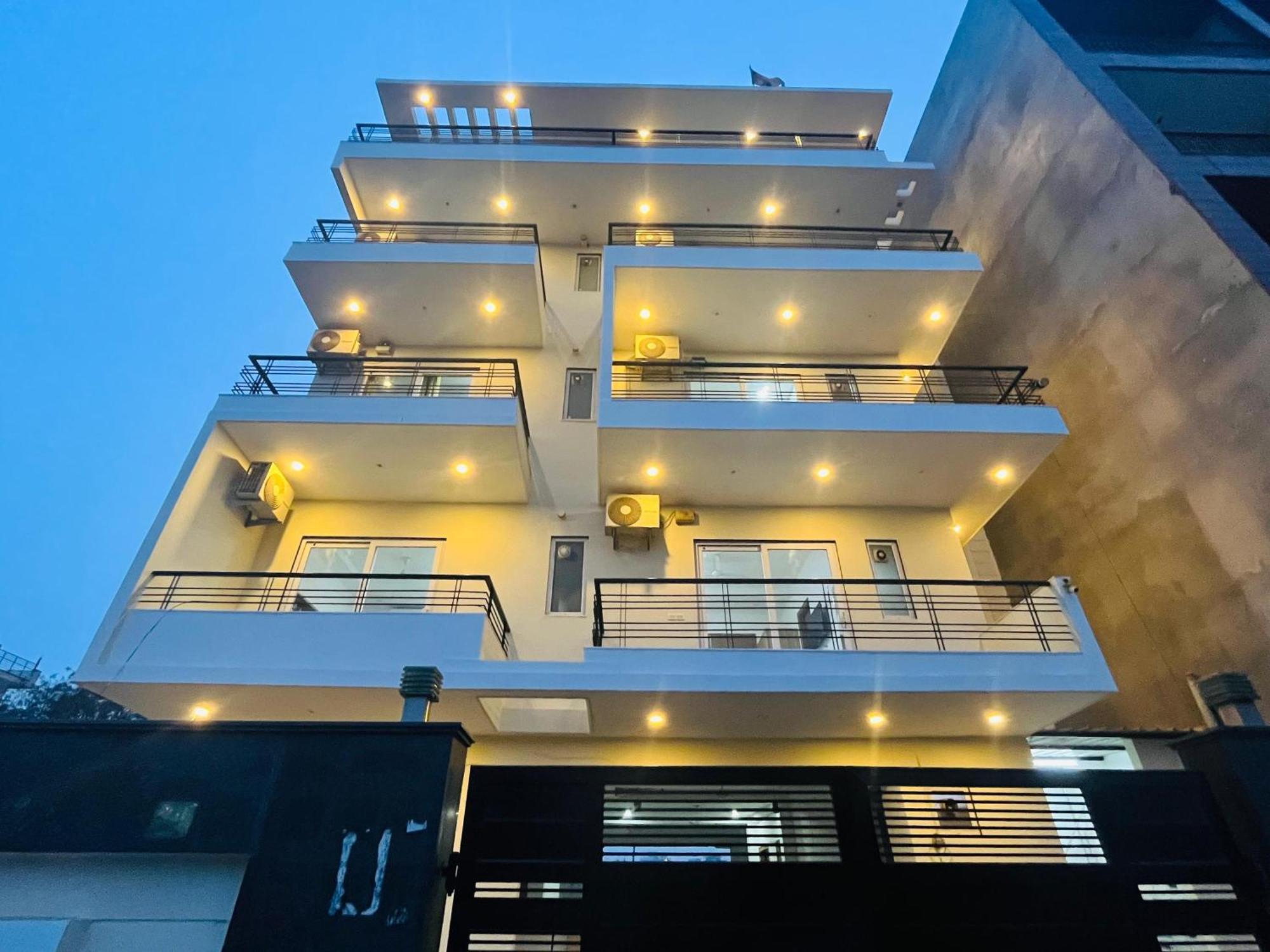 The Lodgers Studio Apartment Infront Of Artemis Hospital Gurugram Gurgaon Luaran gambar