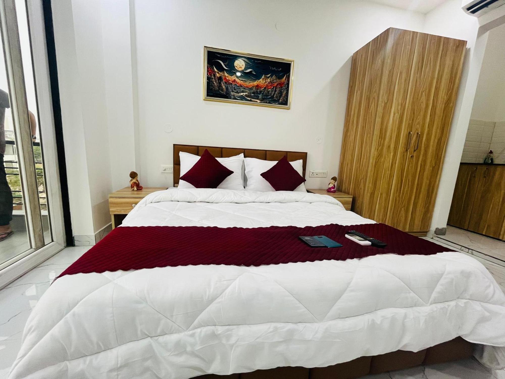 The Lodgers Studio Apartment Infront Of Artemis Hospital Gurugram Gurgaon Luaran gambar