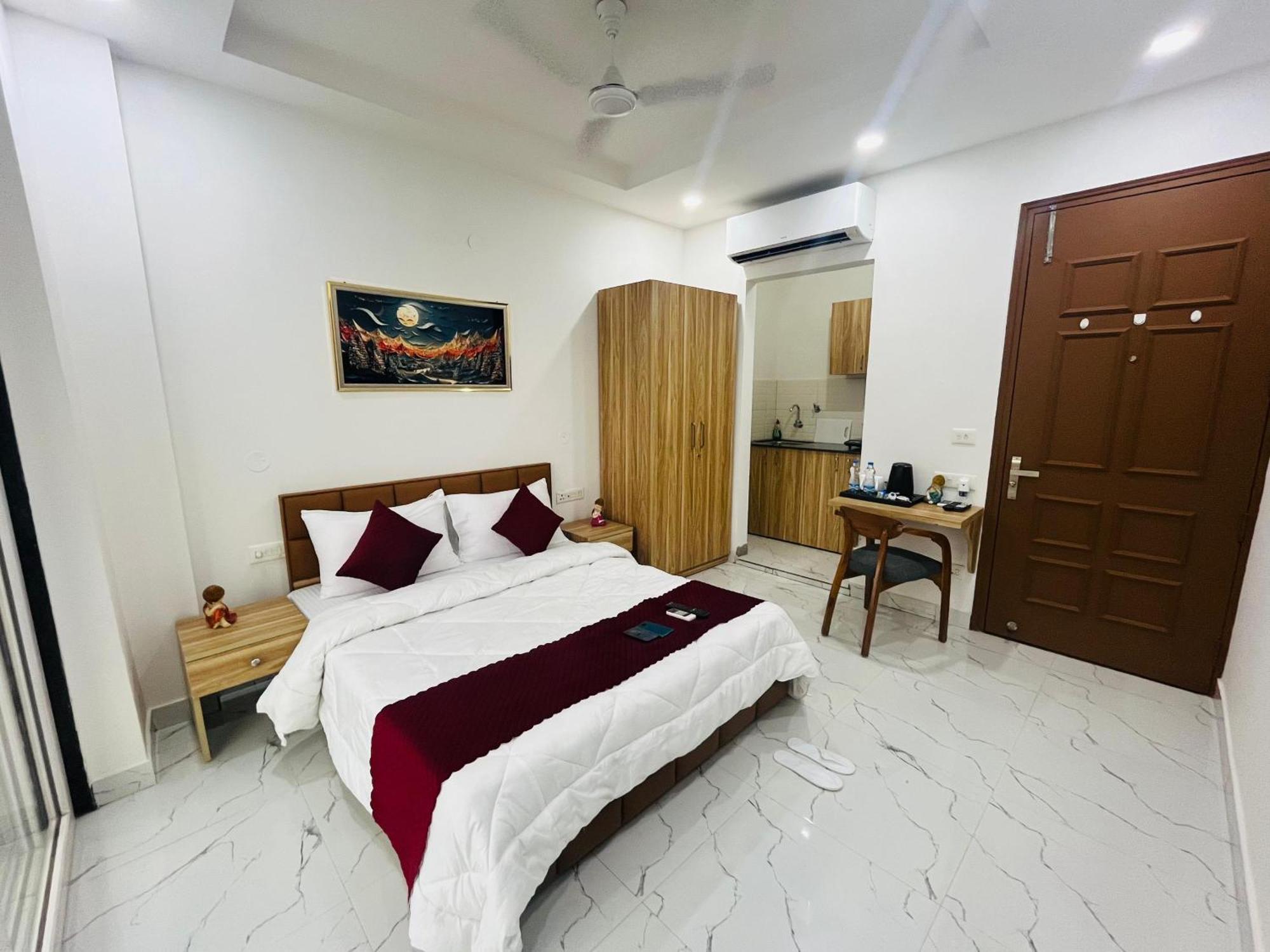 The Lodgers Studio Apartment Infront Of Artemis Hospital Gurugram Gurgaon Luaran gambar