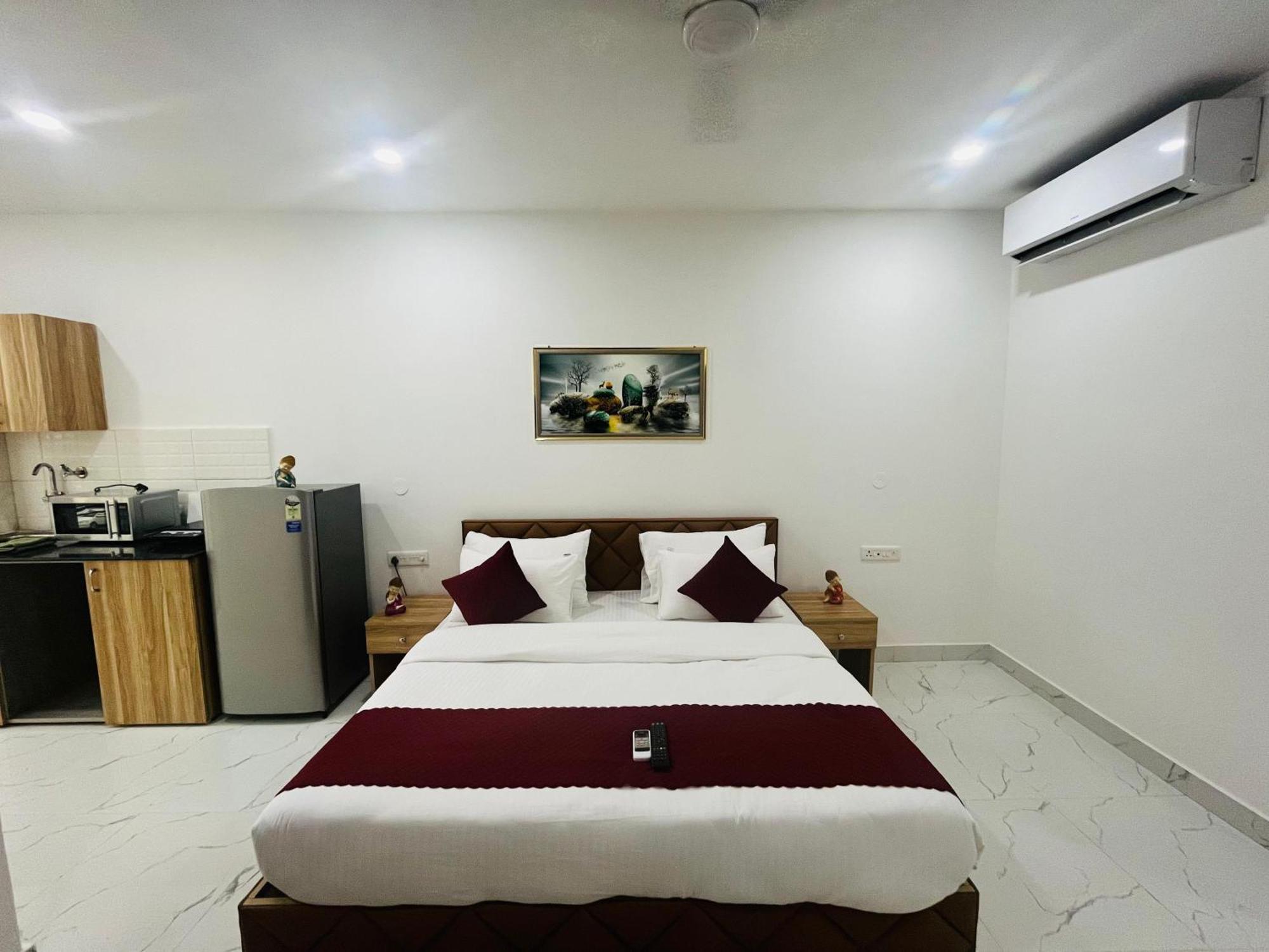 The Lodgers Studio Apartment Infront Of Artemis Hospital Gurugram Gurgaon Luaran gambar