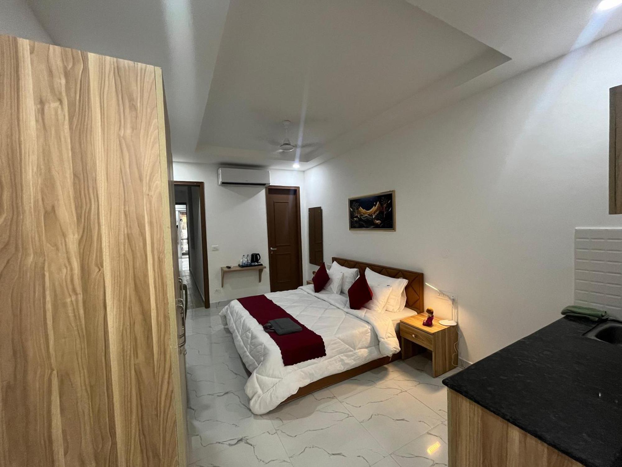 The Lodgers Studio Apartment Infront Of Artemis Hospital Gurugram Gurgaon Luaran gambar
