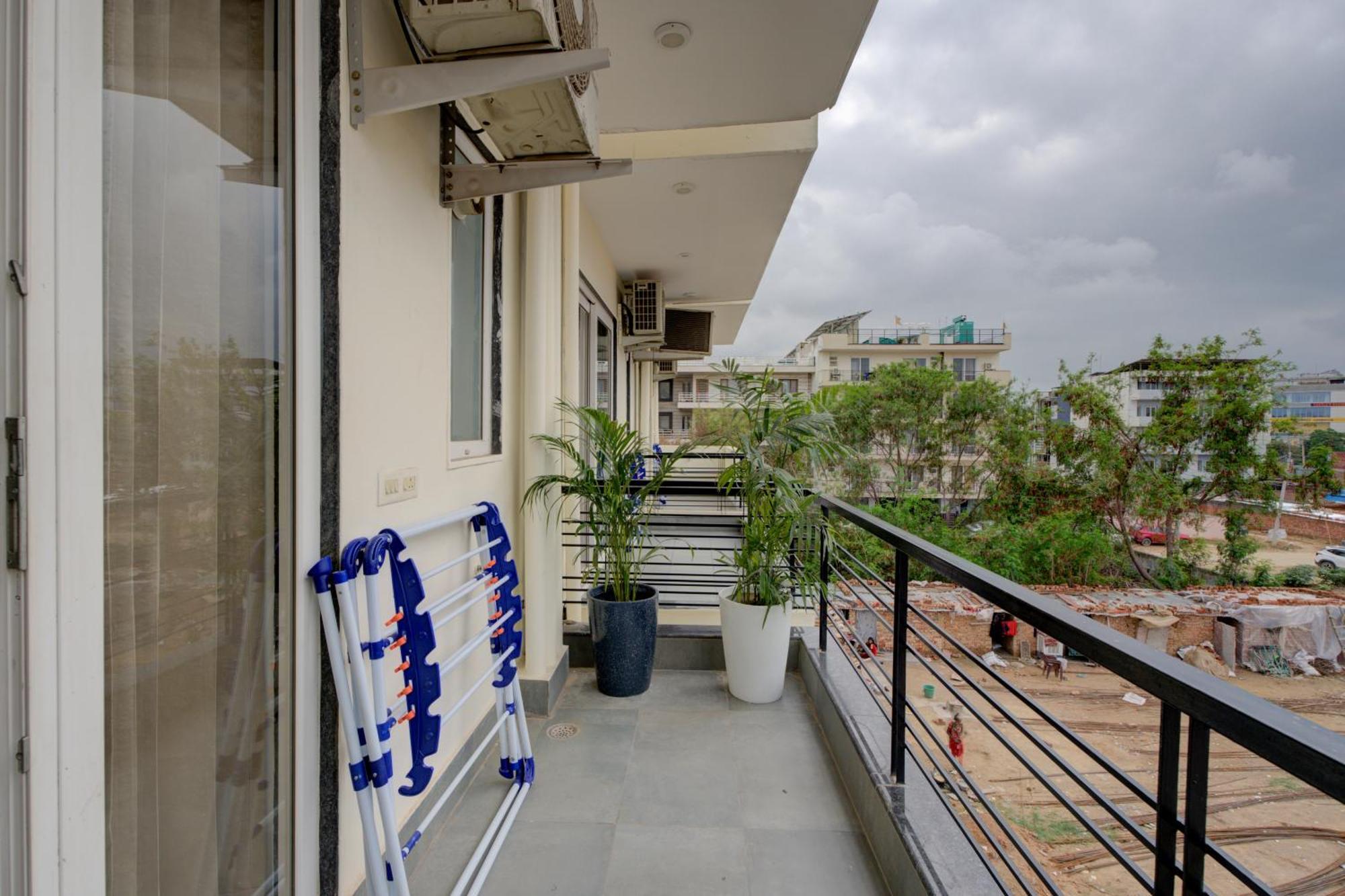 The Lodgers Studio Apartment Infront Of Artemis Hospital Gurugram Gurgaon Luaran gambar