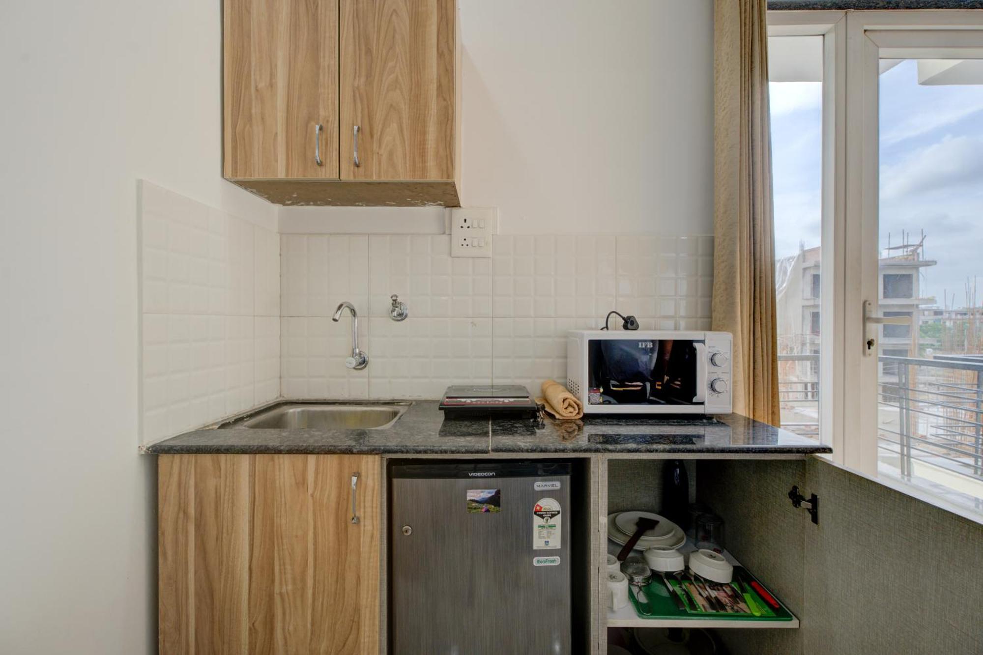 The Lodgers Studio Apartment Infront Of Artemis Hospital Gurugram Gurgaon Luaran gambar