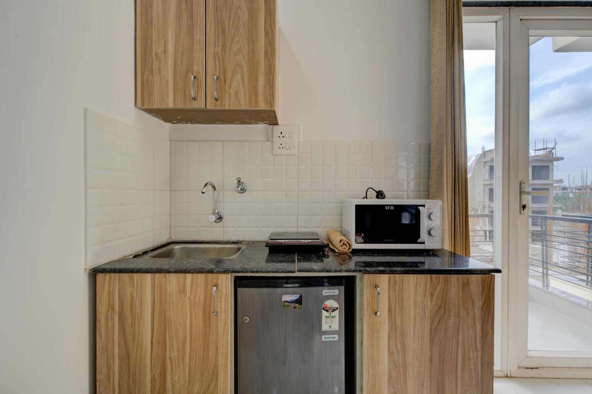 The Lodgers Studio Apartment Infront Of Artemis Hospital Gurugram Gurgaon Luaran gambar