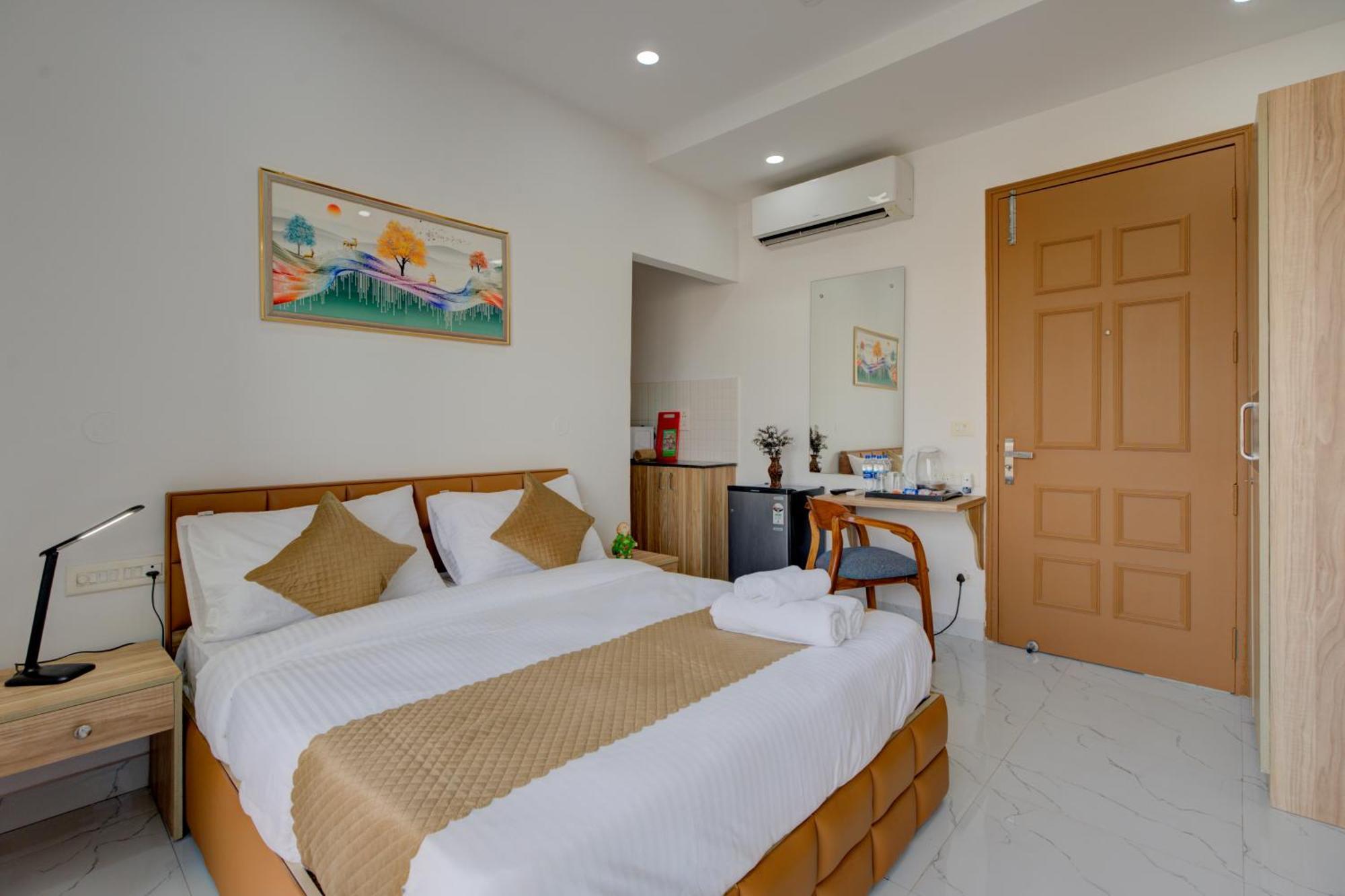 The Lodgers Studio Apartment Infront Of Artemis Hospital Gurugram Gurgaon Luaran gambar