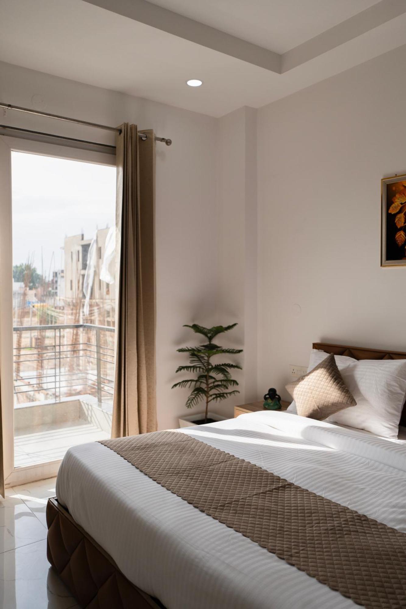 The Lodgers Studio Apartment Infront Of Artemis Hospital Gurugram Gurgaon Luaran gambar