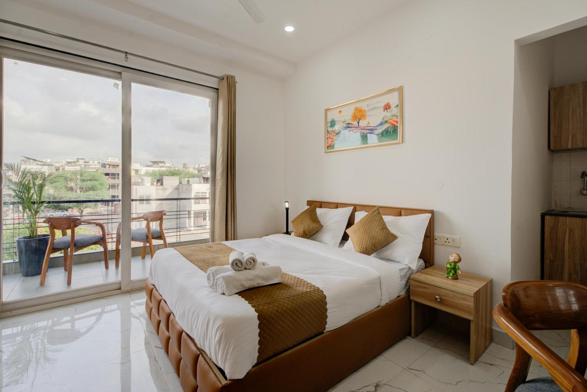 The Lodgers Studio Apartment Infront Of Artemis Hospital Gurugram Gurgaon Luaran gambar