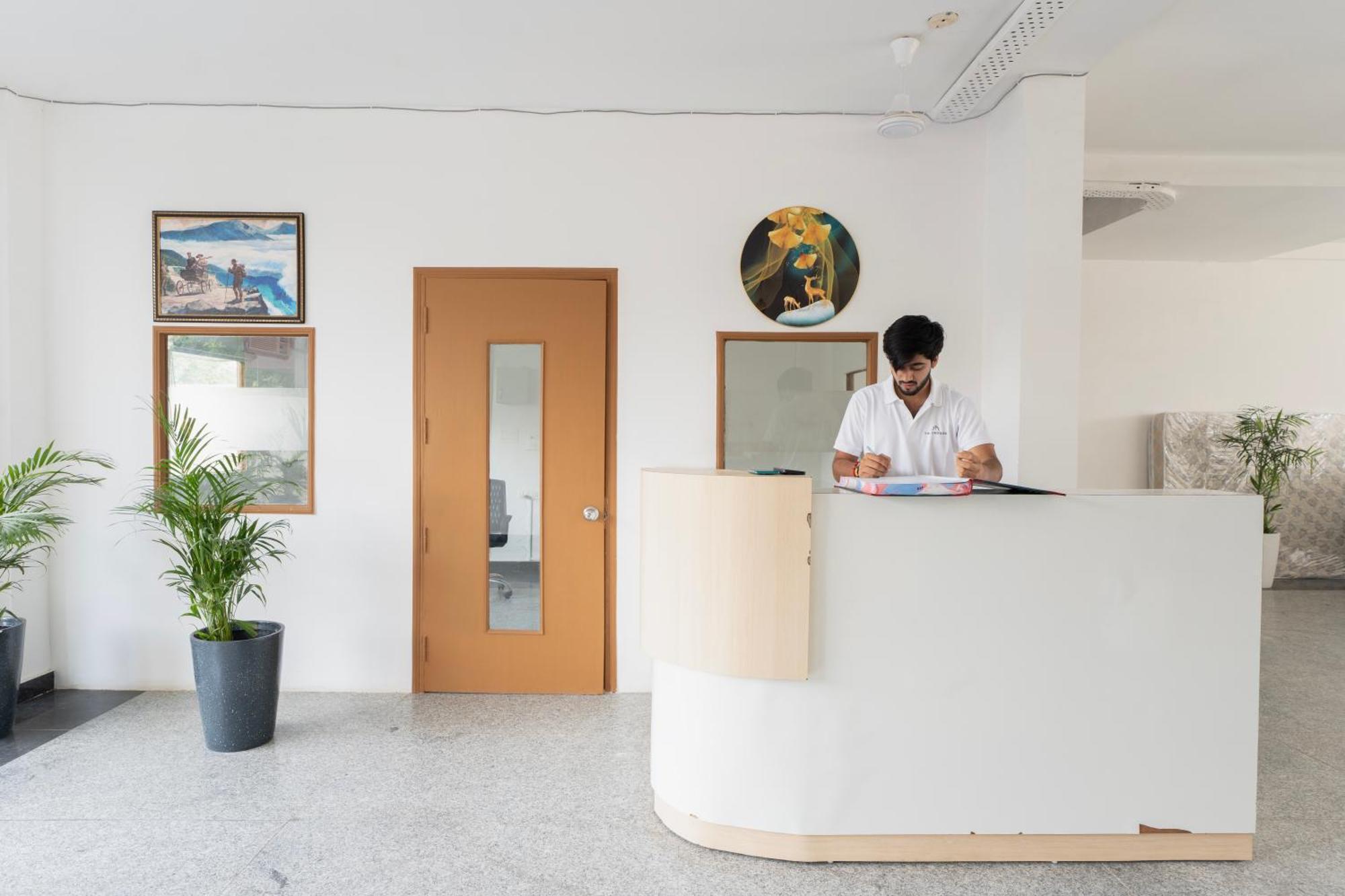 The Lodgers Studio Apartment Infront Of Artemis Hospital Gurugram Gurgaon Luaran gambar