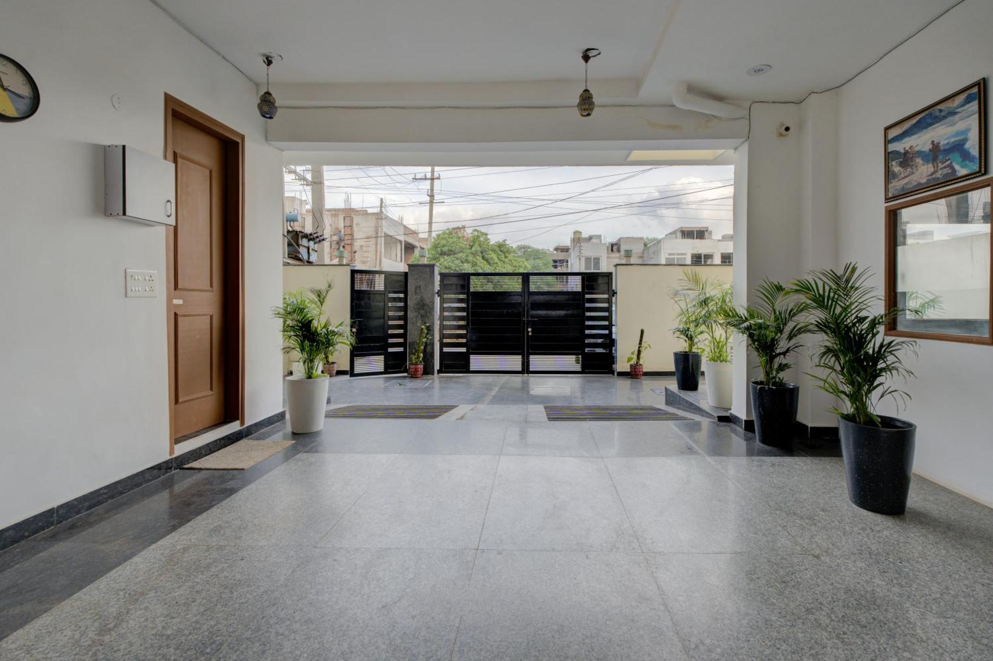 The Lodgers Studio Apartment Infront Of Artemis Hospital Gurugram Gurgaon Luaran gambar